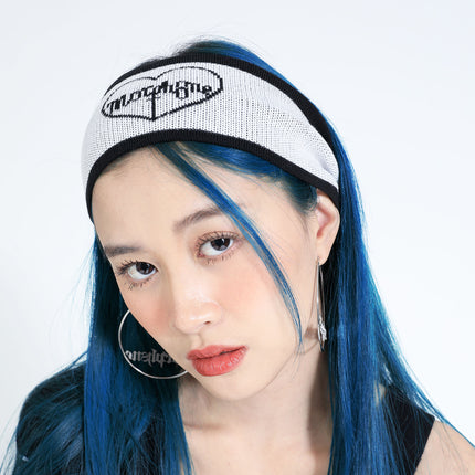 cure headband white + cure loop earrings 03